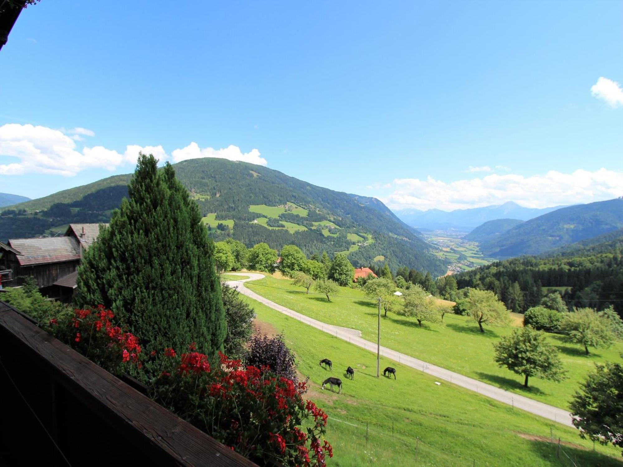 Cozy Apartment In Afritz Am See Near Gerlitzen Ski Area Екстериор снимка